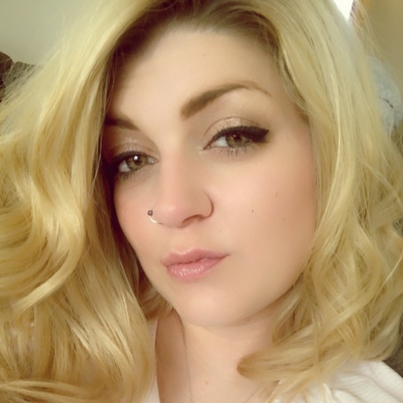 Meet your Posher, Katie - Picture 1 of 1